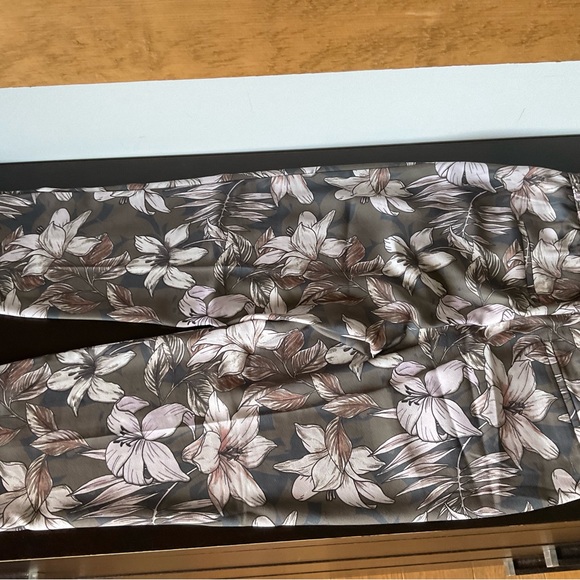 RW&co. Trousers design pants - Picture 2 of 3